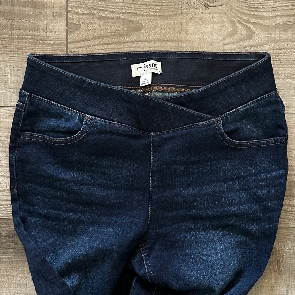M Jeans by Maurice’s Women's Dark Blue Jeans, high rise, small short - Picture 2 of 5